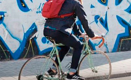 städtische Fahrradkleidung