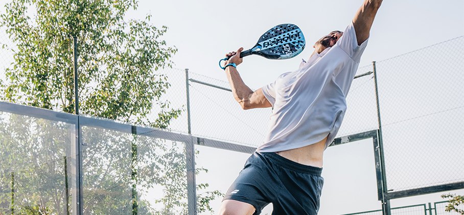 What kind of padel racket do you need?